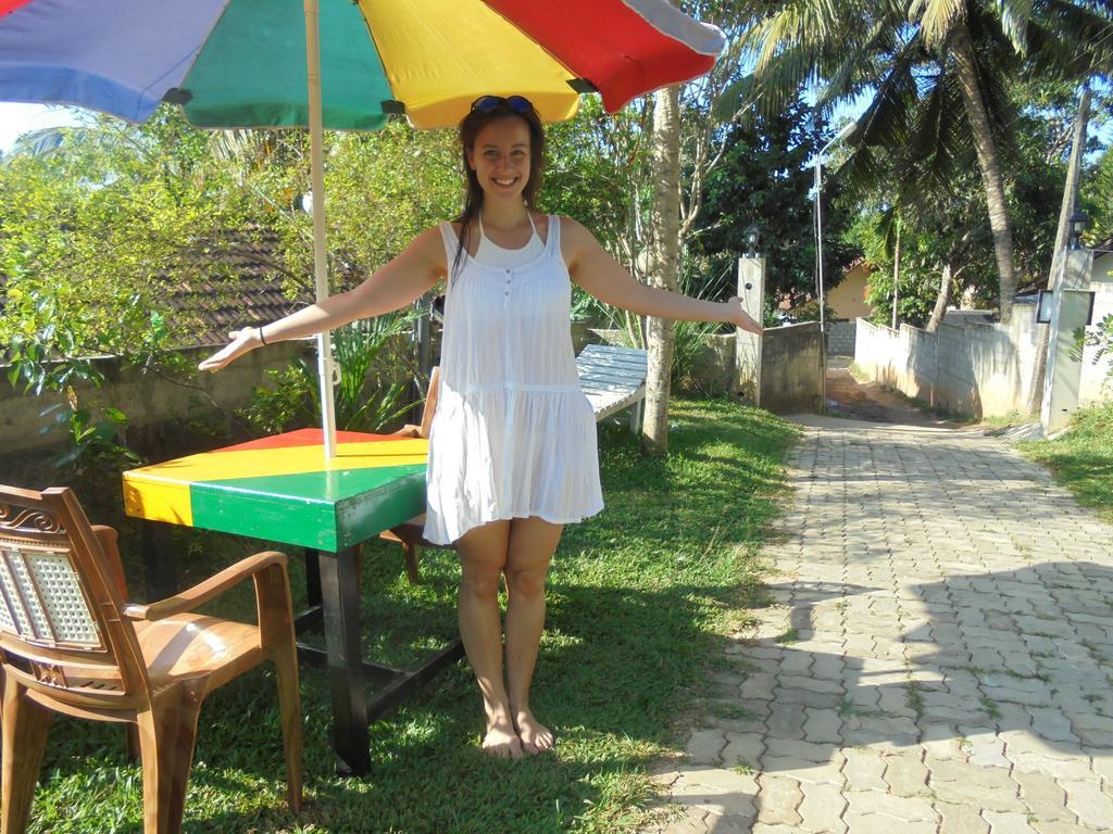 Sun Bird Eco Guest Mirissa Hotell Exteriör bild